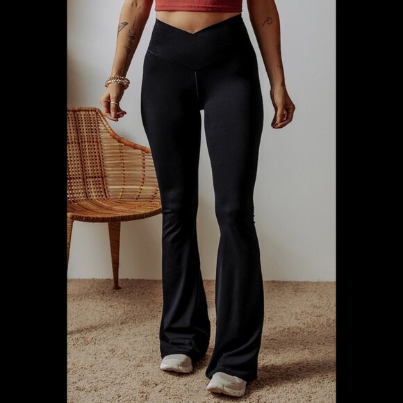 Pants - High-waisted crossover flared black leggings